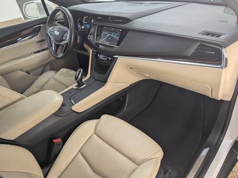 Used 2017 Cadillac XT5 Luxury w/ Driver Awareness Package AWD/4WD image 24