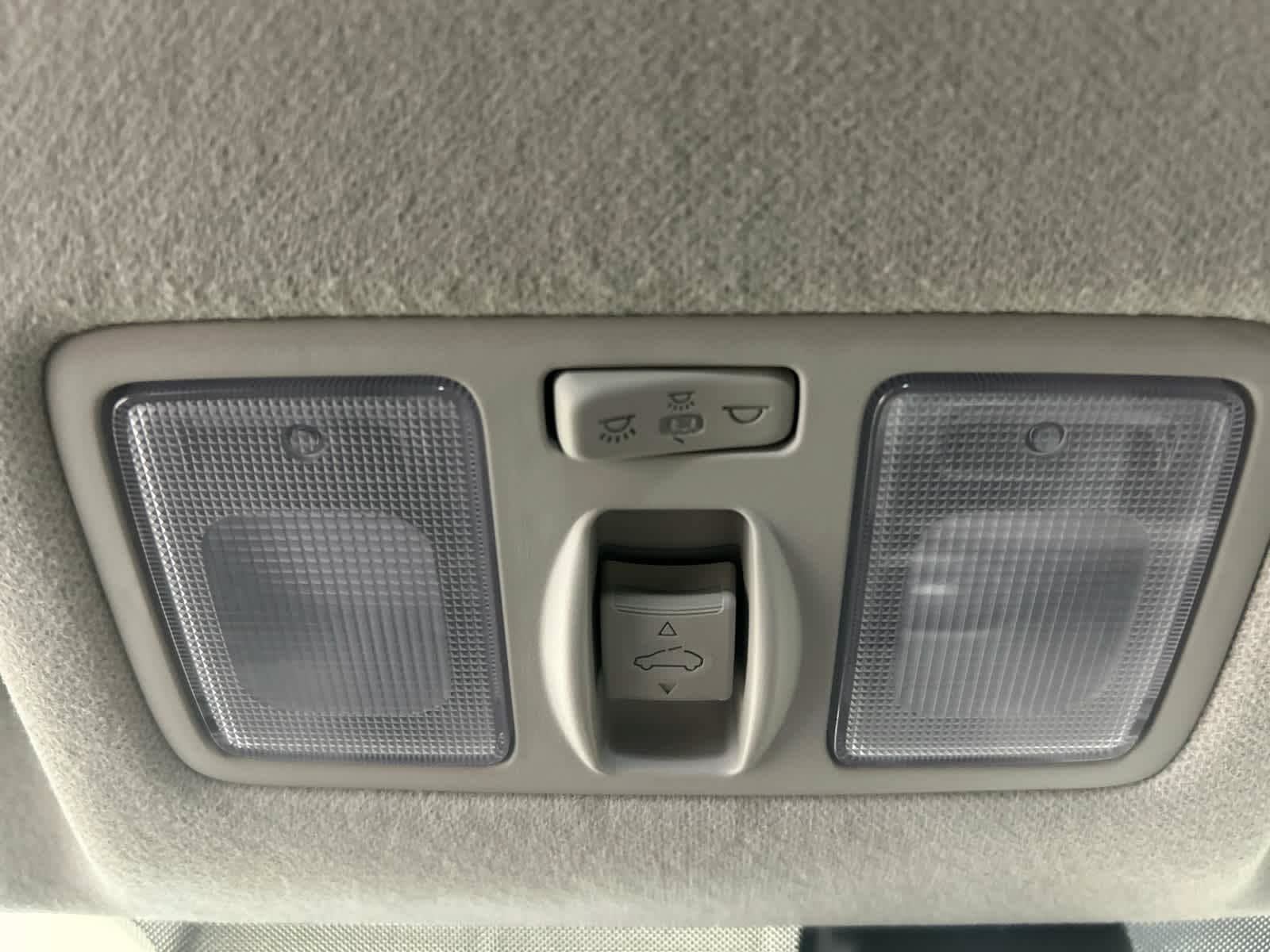 Used 2025 Hyundai Venue SEL FWD image 6