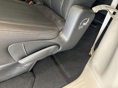 Used 2023 Chrysler Voyager LX image 23