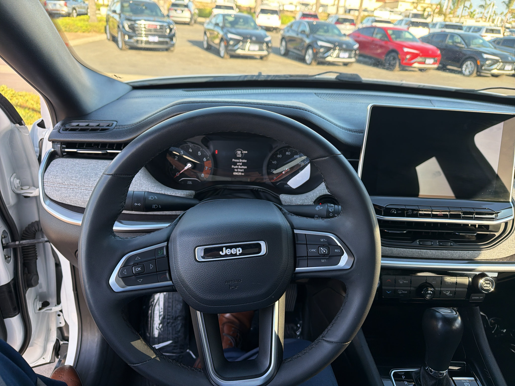 Used 2023 Jeep Compass Latitude AWD/4WD image 9