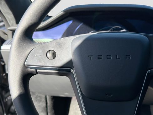 Used 2025 Tesla Model S Plaid image 38