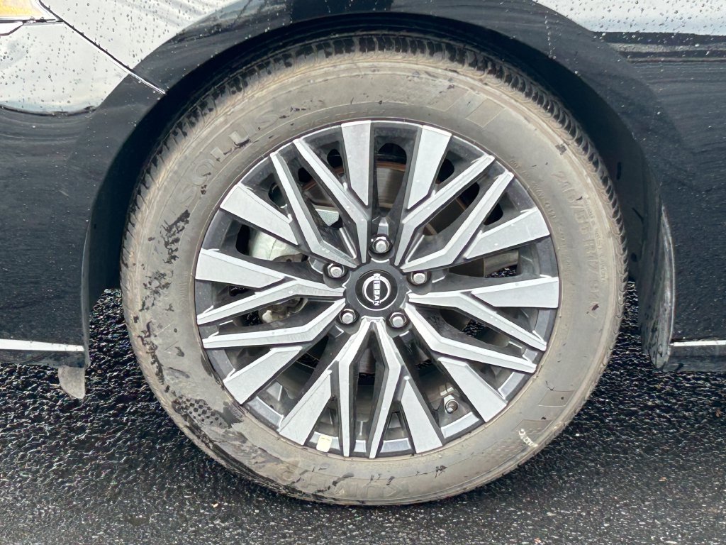 Used 2025 Nissan Altima 2.5 SV FWD image 11