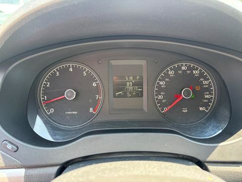 Used 2011 Volkswagen Jetta SEL FWD image 14