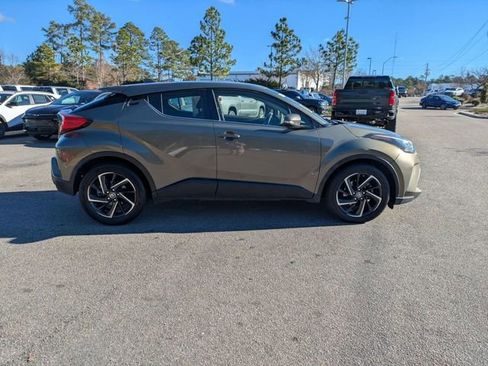 Used 2021 Toyota C-HR XLE image 2