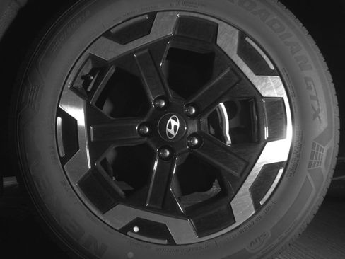 Used 2026 Hyundai Santa Fe SEL FWD image 16