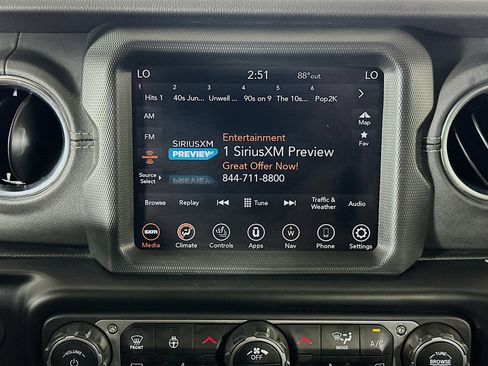 Used 2022 Jeep Wrangler Unlimited Sahara w/ Cold Weather Group AWD/4WD image 19