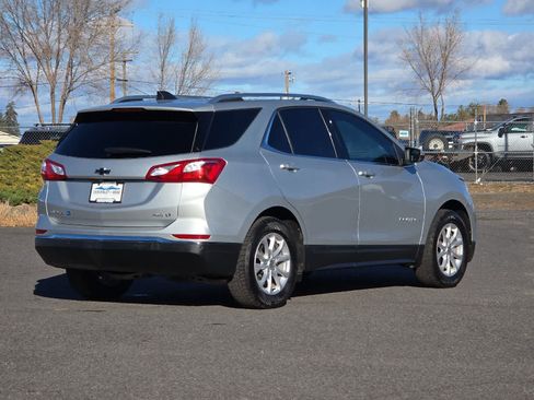 Used 2019 Chevrolet Equinox LT image 2