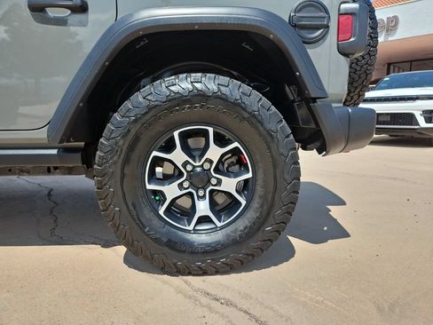 Used 2021 Jeep Wrangler Unlimited Rubicon AWD/4WD image 8