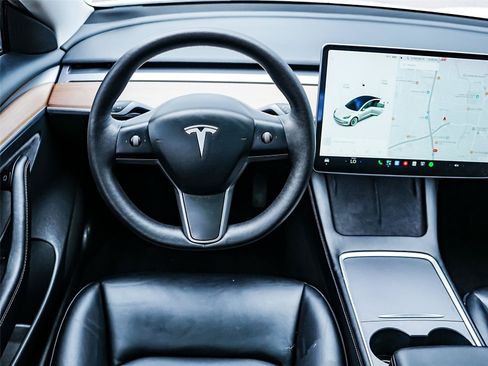 Used 2021 Tesla Model 3 Standard Range Plus RWD image 23
