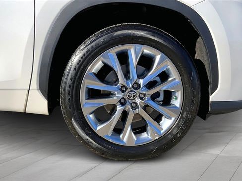 Used 2020 Toyota Highlander Limited image 35