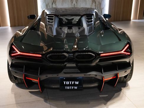 Used 2024 Lamborghini Revuelto AWD/4WD image 31