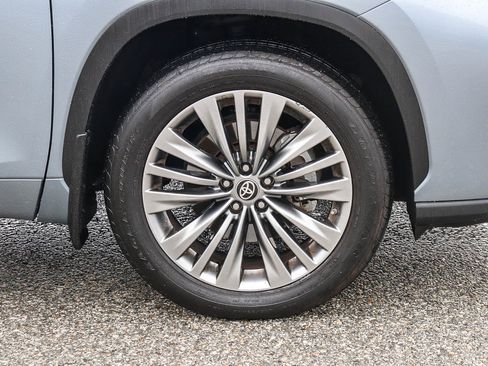 Used 2021 Toyota Highlander Platinum image 12
