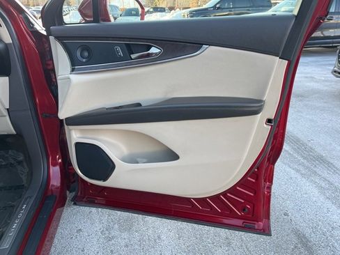 Used 2016 Lincoln MKX Reserve w/ Technology Package image 25