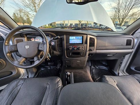 Used 2005 Dodge Ram 2500 Truck SLT image 17