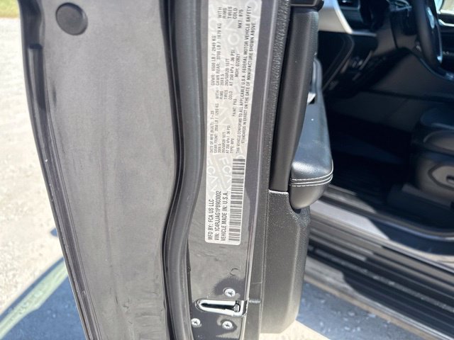 Used 2023 Jeep Grand Cherokee L Laredo RWD image 26