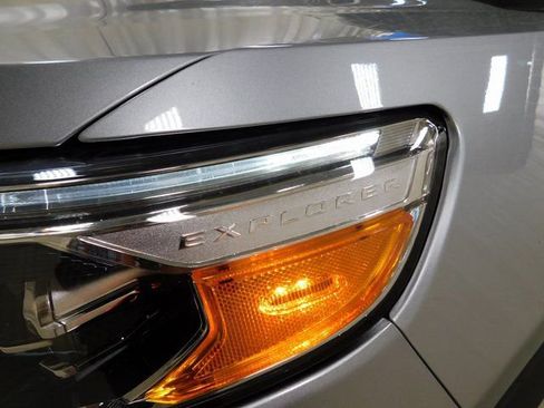 Used 2021 Ford Explorer Limited w/ Equipment Group 301A image 12