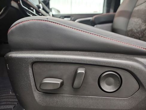 Used 2023 Chevrolet Colorado Z71 w/ Z71 Convenience Package 2 image 18