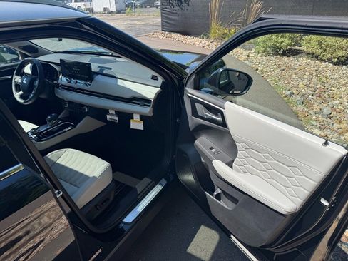 New 2025 Mitsubishi Outlander AWD image 11