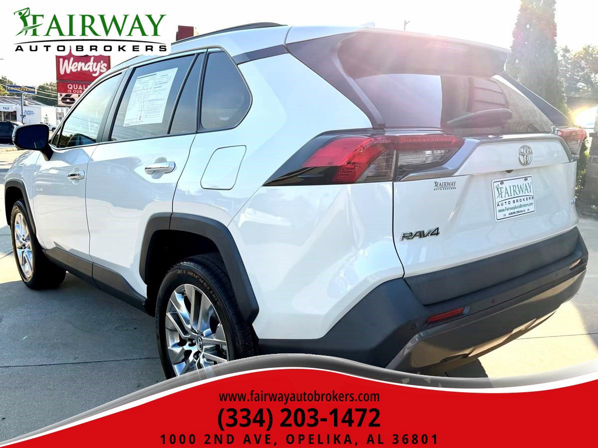 Used 2019 Toyota RAV4 Limited w/ Cold Weather Package FWD image 8