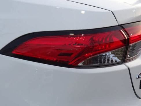 Used 2025 Toyota Corolla LE image 21