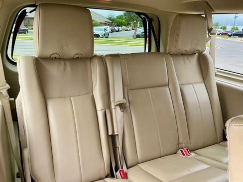 Used 2017 Ford Expedition EL XLT w/ Equipment Group 201A AWD/4WD image 27