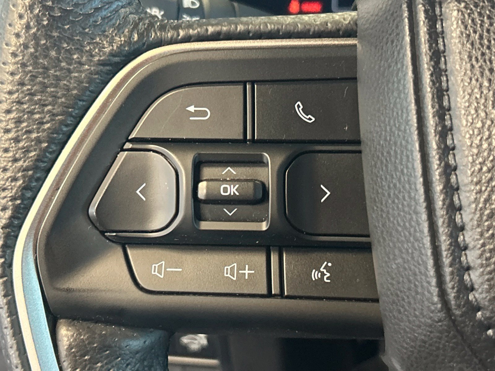 Used 2026 Toyota Tundra Limited AWD/4WD image 19