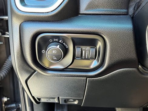 Used 2021 RAM 2500 Laramie AWD/4WD image 32