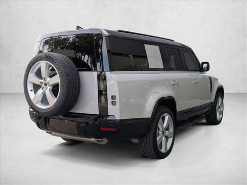 New 2026 Land Rover Defender 130 X-Dynamic SE AWD/4WD image 2