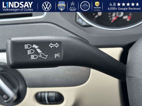 Used 2017 Volkswagen Jetta SE image 20