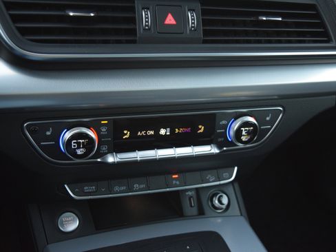 Used 2020 Audi Q5 2.0T Premium w/ Titanium Sport Package image 14