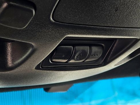 Used 2000 Cadillac De Ville DTS w/ Safety/Security Pkg image 27