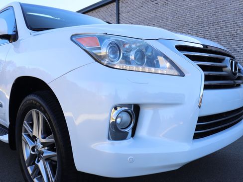 Used 2013 Lexus LX 570 4WD image 5