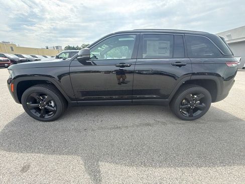 New 2026 Jeep Grand Cherokee Limited w/ Limited Altitude Package AWD/4WD image 2