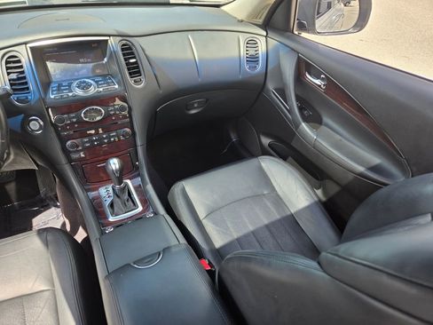 Used 2017 INFINITI QX50 2WD w/ Deluxe Touring Package image 14
