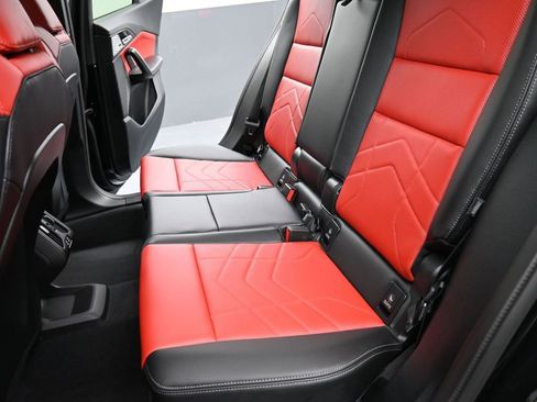 Used 2025 BMW X2 xDrive28i image 17