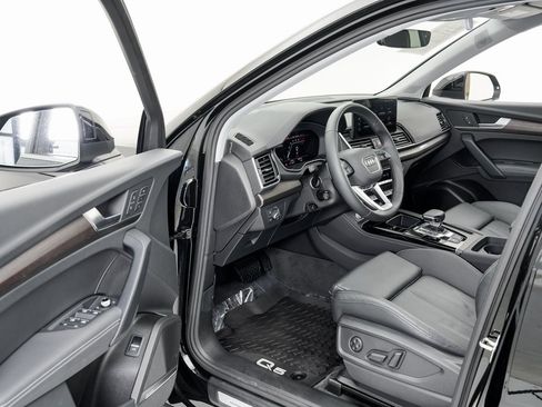 Certified 2025 Audi Q5 2.0T Premium Plus w/ Premium Plus Package image 6