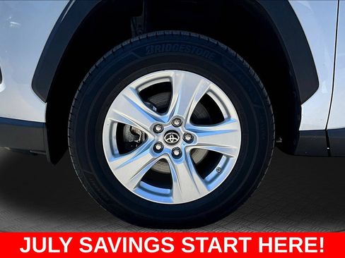 Used 2021 Toyota RAV4 LE AWD/4WD image 43
