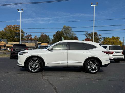 Used 2022 Acura MDX SH-AWD w/ Advance Package image 2