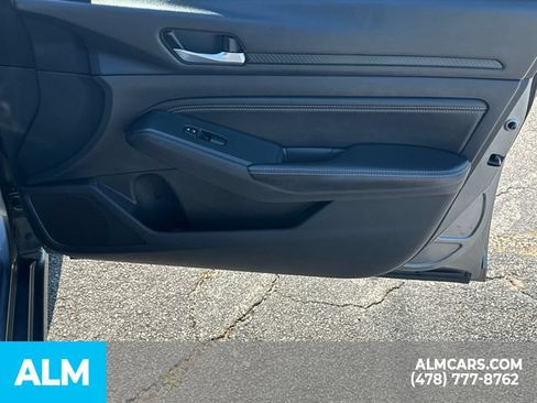 Used 2019 Nissan Altima 2.5 S FWD image 16