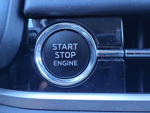 Used 2024 Mitsubishi Outlander SE image 30