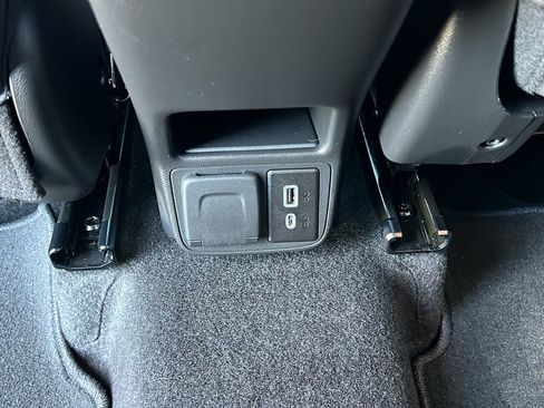 Used 2023 Chevrolet TrailBlazer RS w/ Sun and Liftgate Package AWD/4WD image 15