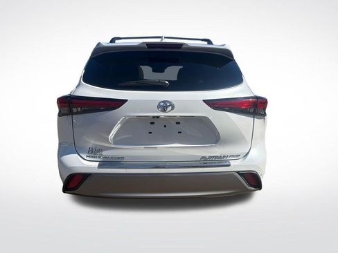 Used 2022 Toyota Highlander Platinum AWD/4WD image 9