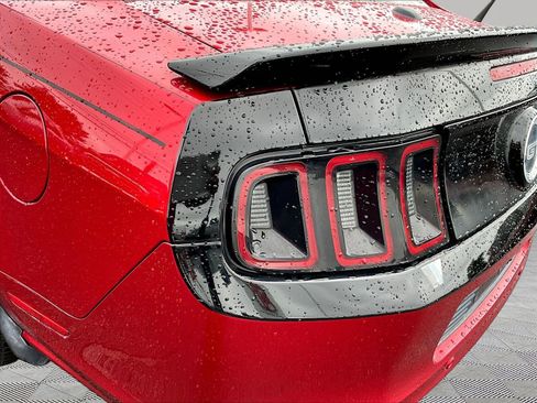 Used 2013 Ford Mustang GT Premium w/ Security Pkg RWD image 20