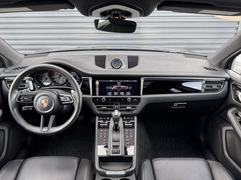 Certified 2023 Porsche Macan image 17