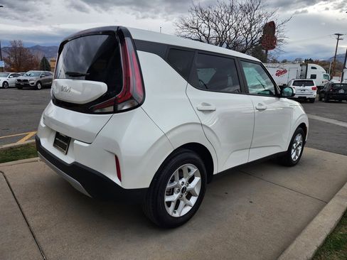 Certified 2023 Kia Soul LX w/ LX Technology Package image 5