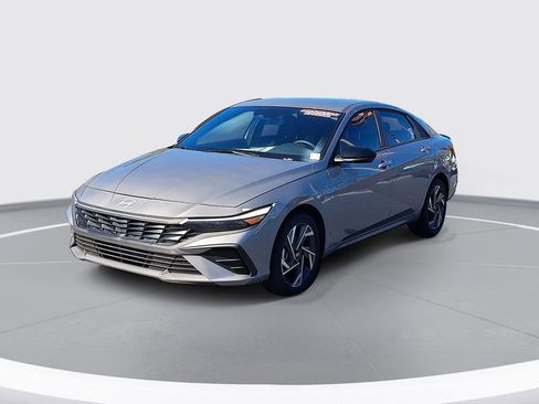 New 2025 Hyundai Elantra SEL image 1