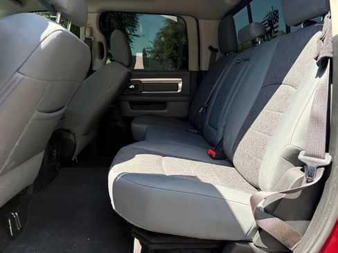Used 2017 RAM 2500 SLT w/ Luxury Group AWD/4WD image 9