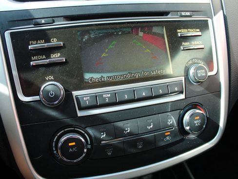 Used 2016 Nissan Altima 2.5 SR FWD image 18