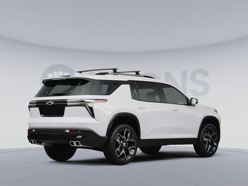 New 2026 Chevrolet Traverse High Country FWD image 4