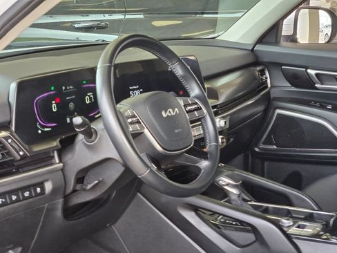 Used 2025 Kia Telluride S FWD image 9